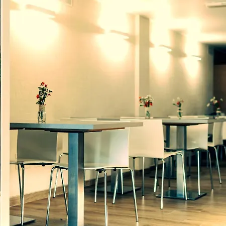 Deniké Grupo Atalaia 2* Santiago de Compostela