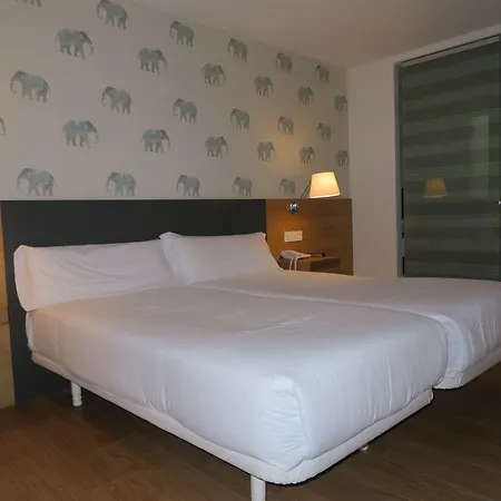 Denike Grupo Atalaia Guest house 2*