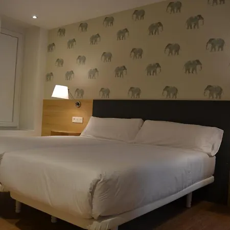 Denike Grupo Atalaia Guest house 2*